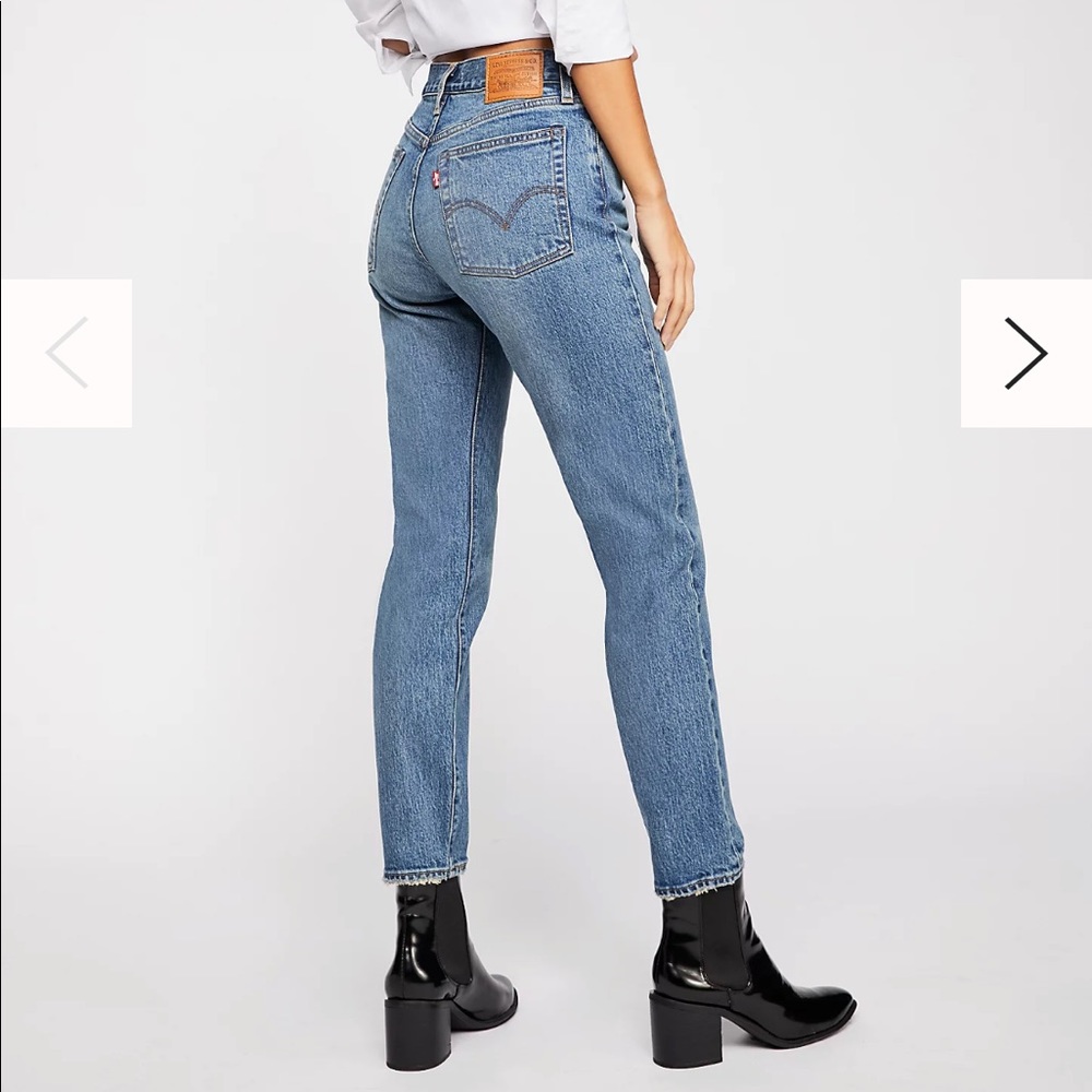 Levi’s Wedgie Fit Ankle Jeans